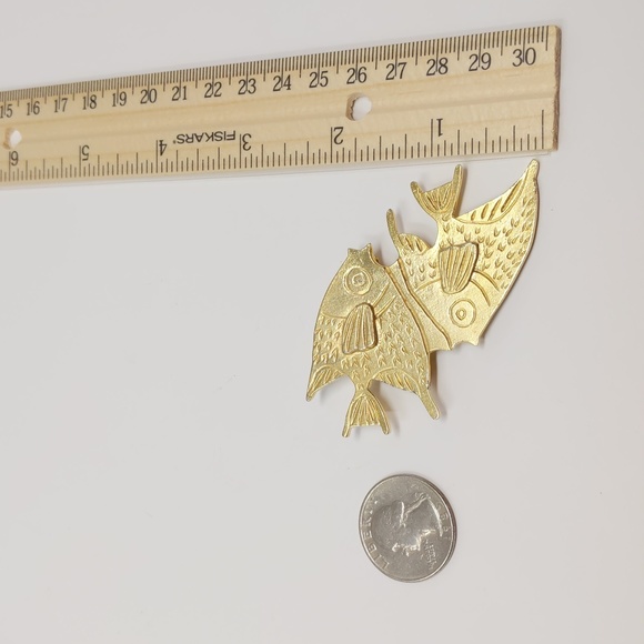 Gold Tone Fish Brooch Pin Angelfish - Picture 4 of 6